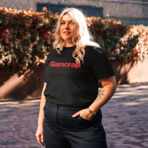 t-shirt essential black front curvy woman