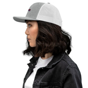 Trucker cap grey white left side woman